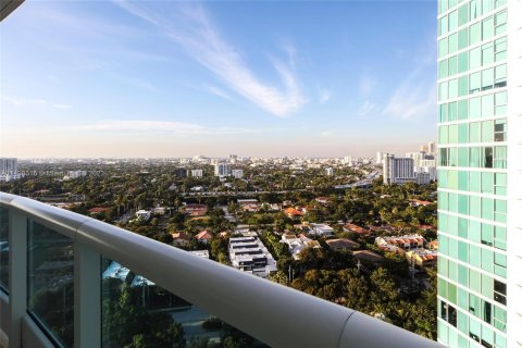 Condominio en alquiler en Miami, Florida, 2 dormitorios, 192.31 m2 № 880048 - foto 7