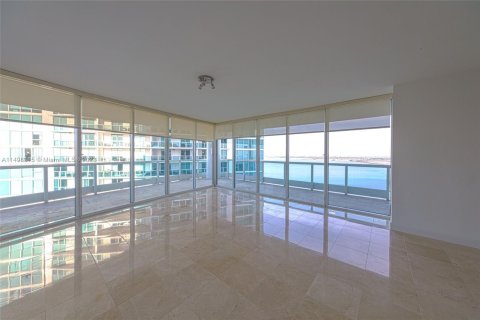Condominio en alquiler en Miami, Florida, 2 dormitorios, 192.31 m2 № 880048 - foto 4