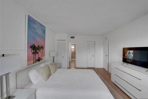 Condominio en venta en Margate, Florida, 1 dormitorio, 68.65 m2 № 1118817 - foto 16