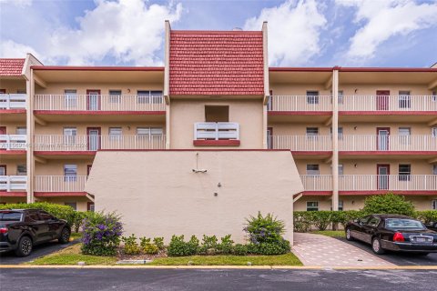 Condominio en venta en Margate, Florida, 1 dormitorio, 68.65 m2 № 1118817 - foto 1