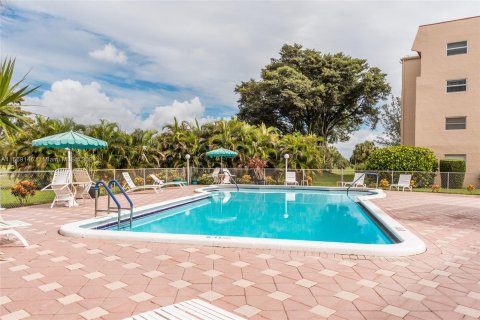 Condominio en venta en Margate, Florida, 1 dormitorio, 68.65 m2 № 1118817 - foto 25