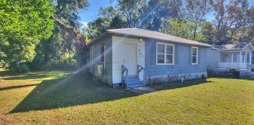 House in Jacksonville, Florida 2 bedrooms, 71.35 sq.m. № 829483