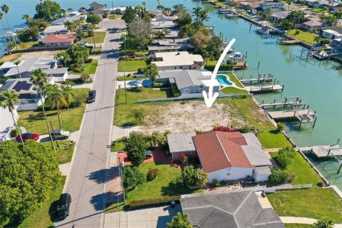 Terreno en venta en Madeira Beach, Florida № 1316918 - foto 7