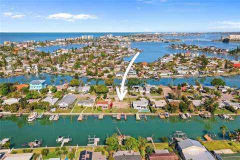 Terreno en venta en Madeira Beach, Florida № 1316918 - foto 2