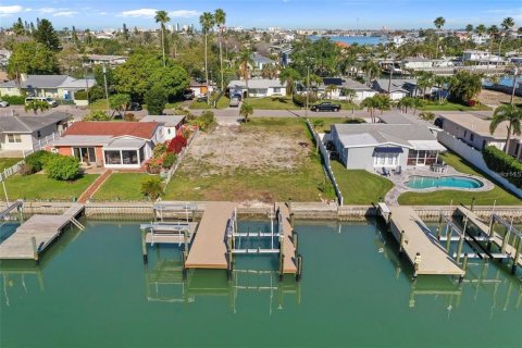 Terreno en venta en Madeira Beach, Florida № 1316918 - foto 13