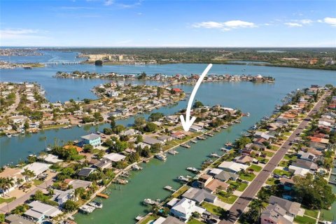 Terreno en venta en Madeira Beach, Florida № 1316918 - foto 4