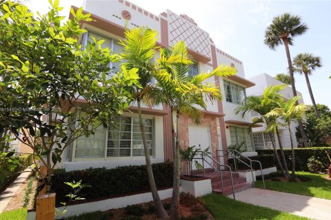 Condominio en venta en Miami Beach, Florida, 2 dormitorios, 68.65 m2 № 1237220 - foto 1