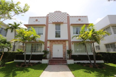 Copropriété à vendre à Miami Beach, Floride: 2 chambres, 63.36 m2 № 1237219 - photo 1