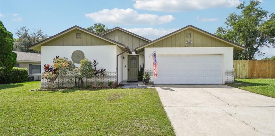 House in Winter Springs, Florida 3 bedrooms, 126.53 sq.m. № 1349463