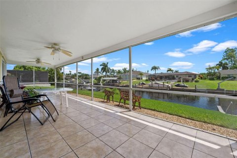 Casa en venta en Cape Coral, Florida, 2 dormitorios, 125.88 m2 № 1349427 - foto 27