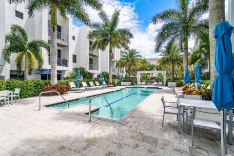 Townhouse in Boca Raton, Florida 3 bedrooms, 271.92 sq.m. № 1011947 - photo 4