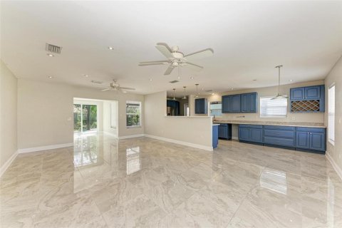 House in Port Charlotte, Florida 3 bedrooms, 122.26 sq.m. № 1416749 - photo 6