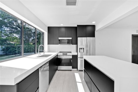 Casa en venta en Biscayne Park, Florida, 4 dormitorios, 154.68 m2 № 965636 - foto 19