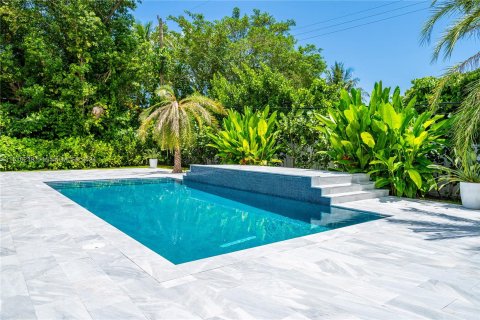 Villa ou maison à vendre à Biscayne Park, Floride: 4 chambres, 154.68 m2 № 965636 - photo 9