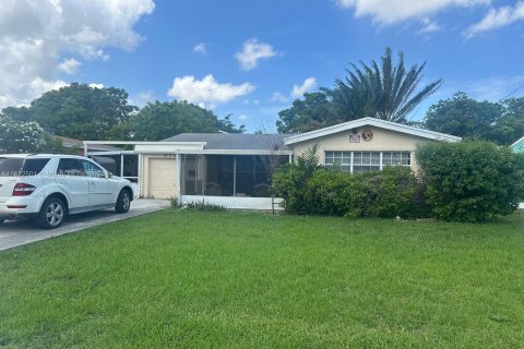 Casa en venta en Miramar, Florida, 5 dormitorios, 158.12 m2 № 1270192 - foto 2