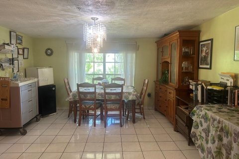 Casa en venta en Miramar, Florida, 5 dormitorios, 158.12 m2 № 1270192 - foto 8