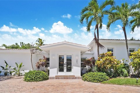 Villa ou maison à louer à Key Biscayne, Floride: 4 chambres, 235.41 m2 № 118725 - photo 2