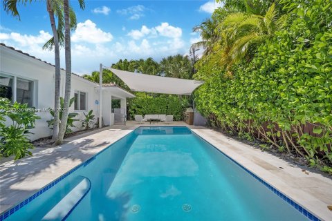 Villa ou maison à louer à Key Biscayne, Floride: 4 chambres, 235.41 m2 № 118725 - photo 23