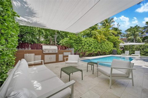 Villa ou maison à louer à Key Biscayne, Floride: 4 chambres, 235.41 m2 № 118725 - photo 21