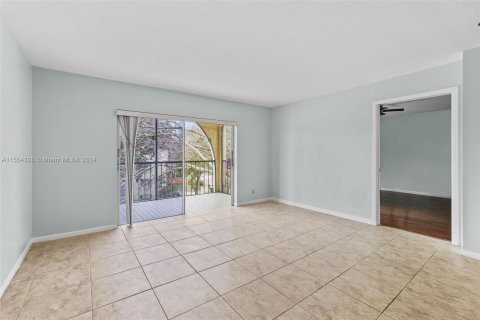 Condominio en venta en Lauderhill, Florida, 2 dormitorios, 111.48 m2 № 1097151 - foto 2