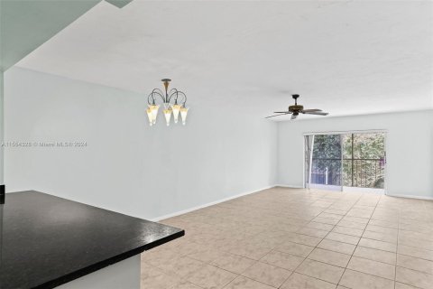 Copropriété à vendre à Lauderhill, Floride: 2 chambres, 111.48 m2 № 1097151 - photo 4