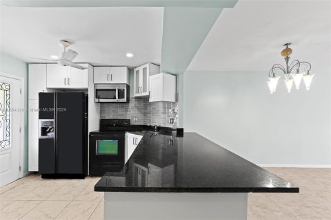 Condominio en venta en Lauderhill, Florida, 2 dormitorios, 111.48 m2 № 1097151 - foto 30