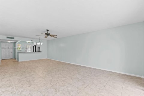 Copropriété à vendre à Lauderhill, Floride: 2 chambres, 111.48 m2 № 1097151 - photo 14
