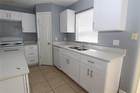 Casa en venta en Kissimmee, Florida, 4 dormitorios, 199.18 m2 № 1274253 - foto 10