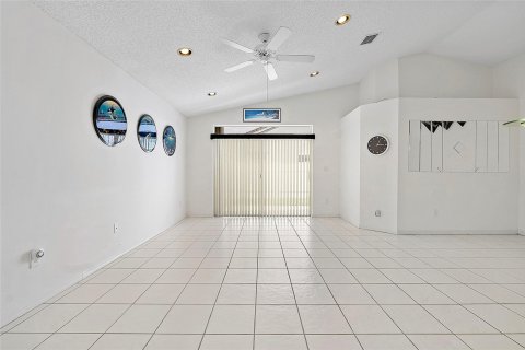 Villa ou maison à vendre à Pembroke Pines, Floride: 3 chambres, 131.74 m2 № 1230208 - photo 26