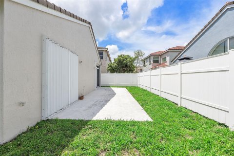 Villa ou maison à vendre à Pembroke Pines, Floride: 3 chambres, 131.74 m2 № 1230208 - photo 16