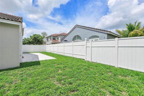 Villa ou maison à vendre à Pembroke Pines, Floride: 3 chambres, 131.74 m2 № 1230208 - photo 17