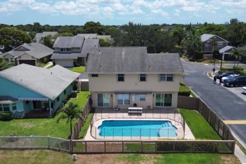 House in Sunrise, Florida 4 bedrooms, 174.28 sq.m. № 1230285 - photo 2