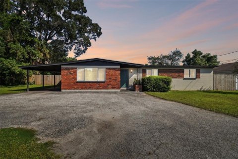 Casa en venta en Tampa, Florida, 3 dormitorios, 128.76 m2 № 1371446 - foto 1