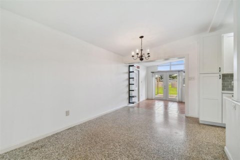 Casa en venta en Tampa, Florida, 3 dormitorios, 128.76 m2 № 1371446 - foto 14