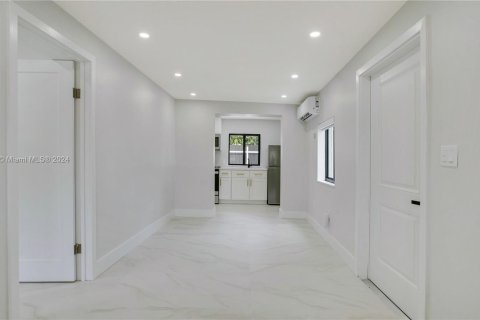 Villa ou maison à vendre à Miami, Floride: 3 chambres, 176.51 m2 № 1332026 - photo 19