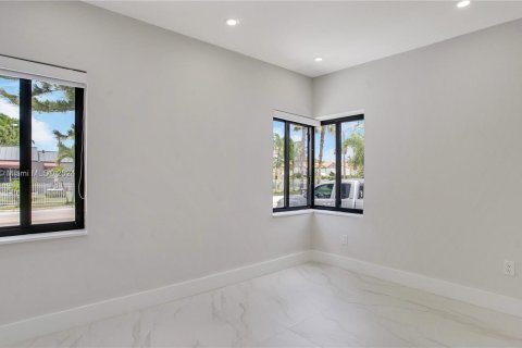 Casa en venta en Miami, Florida, 3 dormitorios, 176.51 m2 № 1332026 - foto 9