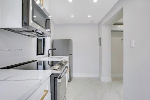 Casa en venta en Miami, Florida, 3 dormitorios, 176.51 m2 № 1332026 - foto 21