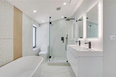 Casa en venta en Miami, Florida, 3 dormitorios, 176.51 m2 № 1332026 - foto 14