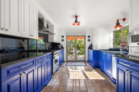 Villa ou maison à vendre à Surfside, Floride: 3 chambres, 136.47 m2 № 714076 - photo 7
