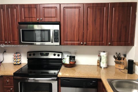 Adosado en venta en Pembroke Pines, Florida, 2 dormitorios, 102.19 m2 № 1294624 - foto 17