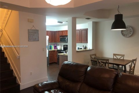 Adosado en venta en Pembroke Pines, Florida, 2 dormitorios, 102.19 m2 № 1294624 - foto 19