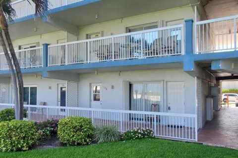 Copropriété à vendre à Pompano Beach, Floride: 2 chambres, 83.61 m2 № 1142619 - photo 12