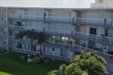 Copropriété à vendre à Pompano Beach, Floride: 2 chambres, 83.61 m2 № 1142619 - photo 13