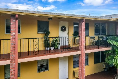 Condo in Hollywood, Florida, 1 bedroom  № 1136264 - photo 27