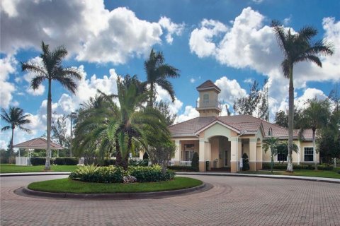 Купить виллу или дом в Дирфилд-Бич, Флорида 10 комнат, 151.43м2, № 1136265 - фото 23