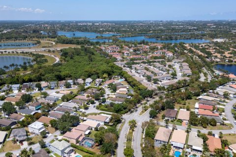 House in Deerfield Beach, Florida 4 bedrooms, 151.43 sq.m. № 1136265 - photo 23