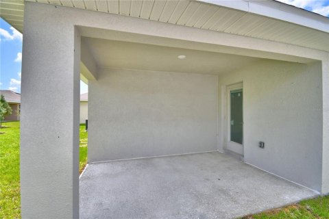 House in Davenport, Florida 3 bedrooms, 165.37 sq.m. № 1088042 - photo 2