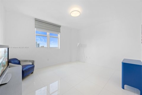 Condo in Aventura, Florida, 3 bedrooms  № 1427213 - photo 17