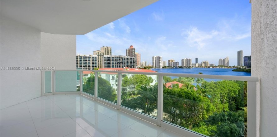 Condo in Aventura, Florida, 3 bedrooms  № 1427213