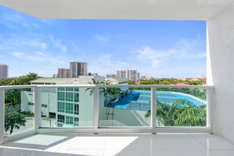 Condo in Aventura, Florida, 3 bedrooms  № 1427213 - photo 21